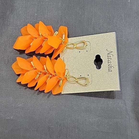 BRAND NEW NATASHA STATEMENT COLORED PETAL DROP EARRINGS - Picture 11 of 15
